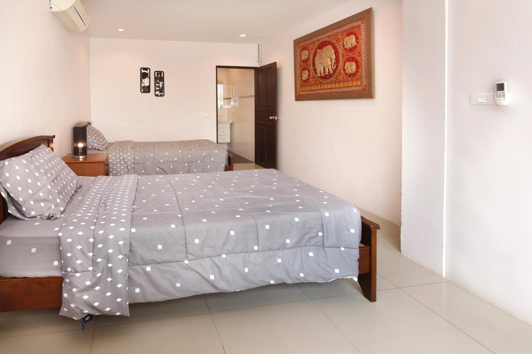 Villa Waree Minutes From Beach And City 芭達亞 外观 照片