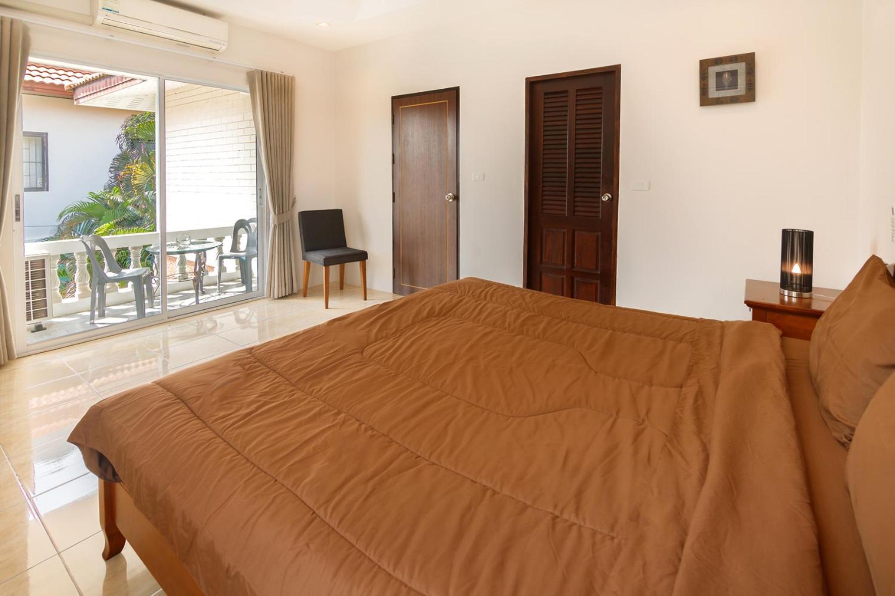 Villa Waree Minutes From Beach And City 芭達亞 外观 照片